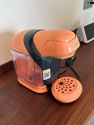 Cafetera Bosch Tassimo Naranja y Negro.