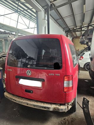 Portón Volkswagen Caddy 2015