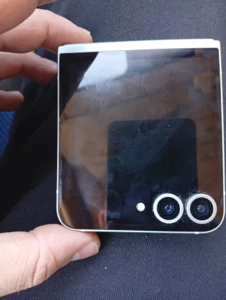 Samsung Galaxy Z Flip 6