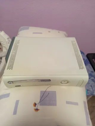 Consola Xbox 360 Blanca + Mando
