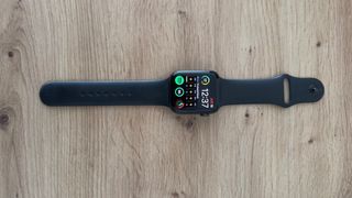 Apple Watch SE 44mm Space Gray