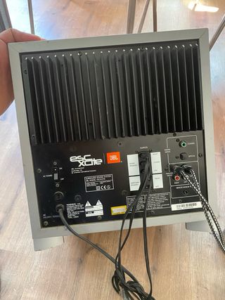 Subwoofer JBL ESC300 .