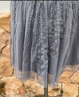 Vestido Stradivarius gris con pedrería