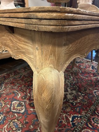 Mesa de comedor antigua