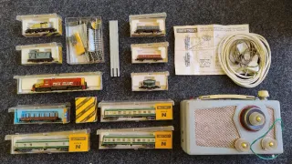 Maqueta trenes Ibertrén con locomotora y vagones