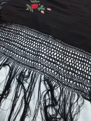 Manton de Manila antiguo de seda negro