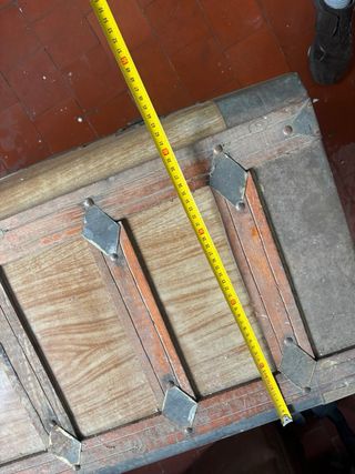 Baúl antiguo de madera y metal