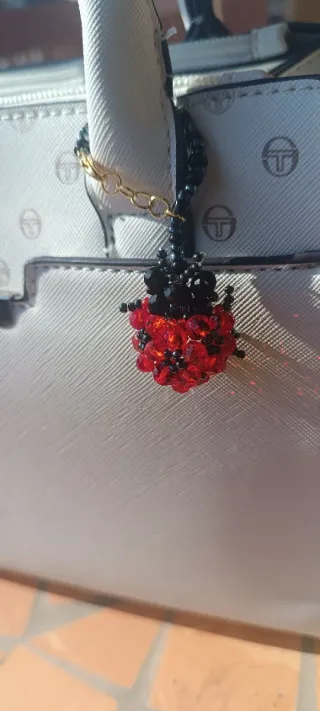 Portachiavi borsa coccinella rossa e nera