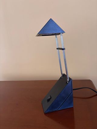 Lámpara de escritorio moderna