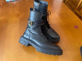 Botas militares Zara  de piel negras como nuevas