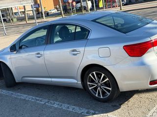Toyota Avensis 2012