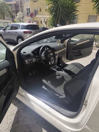 Opel Astra 2009