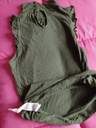 Camiseta cuello halter verde Talla M Casi sin uso