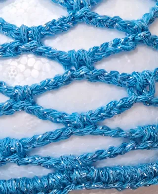 Cappello a rete azzurro glitterato