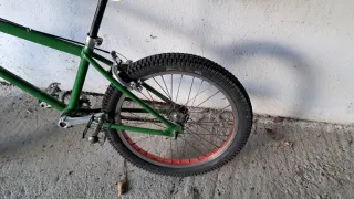 Bicicleta BMX verde