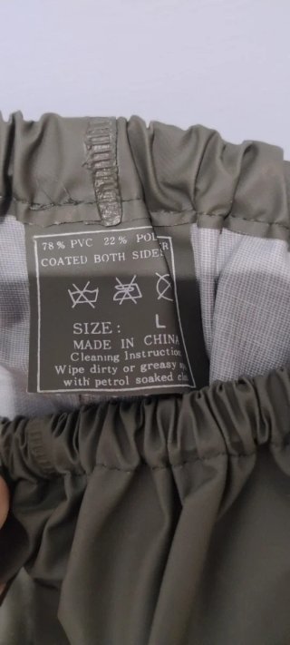 Pantaloni impermeabili verdi lavoro escursione