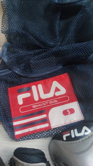 Patines de cuero blanco con cordones rojos T34–35