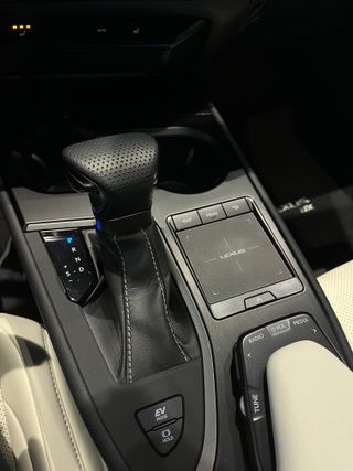 LEXUS UX 250H F-Sport Cuero 4WD - 2022