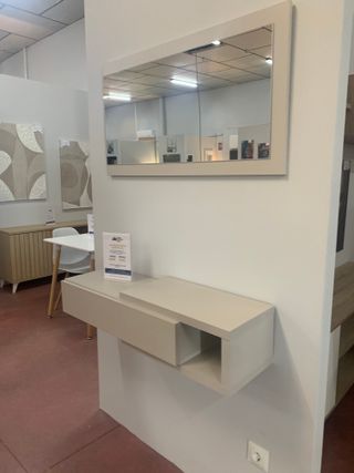 Mueble recibidor y espejo