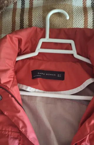 Chaqueta Zara entretiempo roja