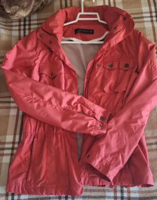 Chaqueta Zara entretiempo roja
