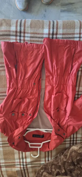 Chaqueta Zara entretiempo roja