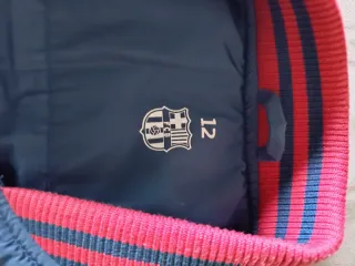 Barcelona (Cazadora Azul y Roja)