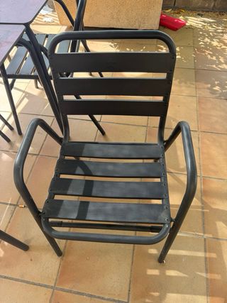 Tavolo e sedie da terrazzo in metallo/legno