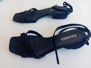Sandalias Mango tacón bajo ancho negras