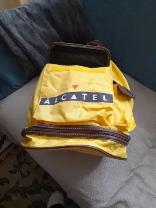 Mochila Movistar Vintage Amarilla