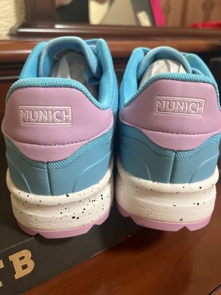 Zapatillas Munich azules y rosas