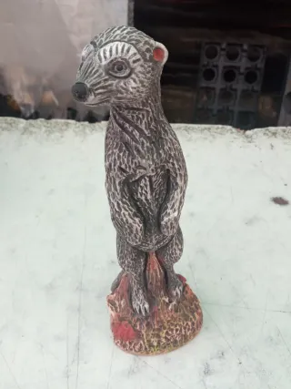 Figura Suricata piedra