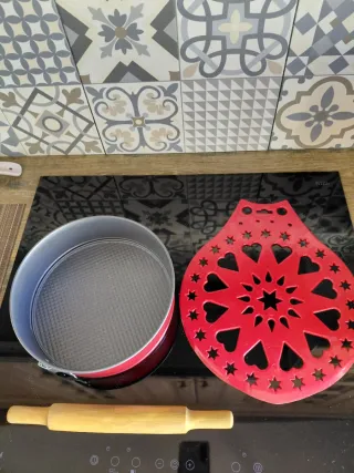 Set di stampi per pasticceria con rullo e decorazioni per torte