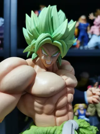 Broly King Clustar Ultimate Variation Figura