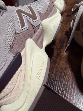 New Balance 9060 Beige/Marrón