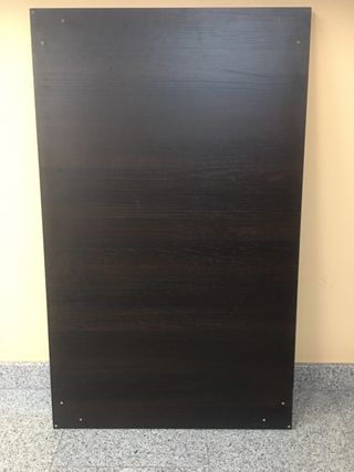 Mesa Tablero color madera oscura y Patas Metálicas