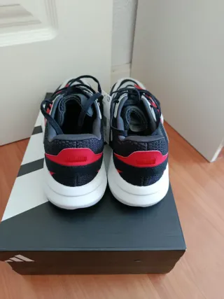 Adidas Zapatillas Negras y Rojas