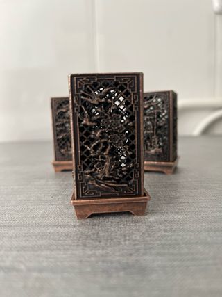 Quemador de incienso de metal con diseño
