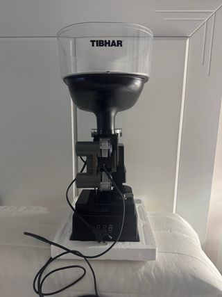 Robot de tenis de mesa con red