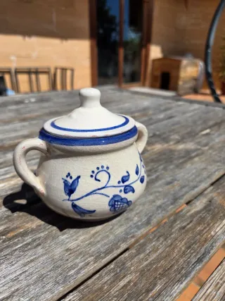 Tetera cerámica antigua azul y beige