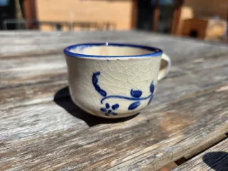 Tetera cerámica antigua azul y beige
