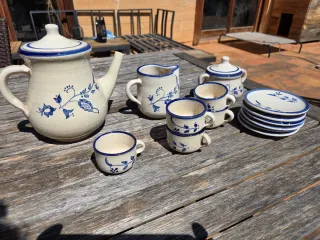 Tetera cerámica antigua azul y beige