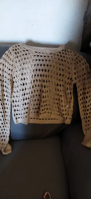Ropa de mujer, camisetas varias, tops, vestidos...