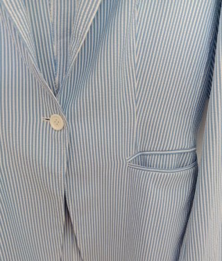 A. DOMINGUEZ Traje Blazer T 40 y Pantalón T 42.