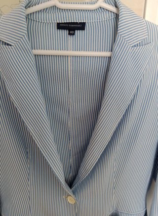 A. DOMINGUEZ Traje Blazer T 40 y Pantalón T 42.