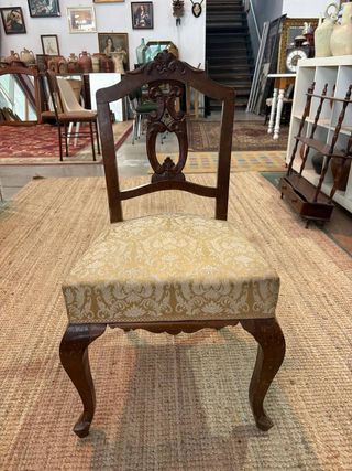 SILLA CLÁSICA DE MADERA