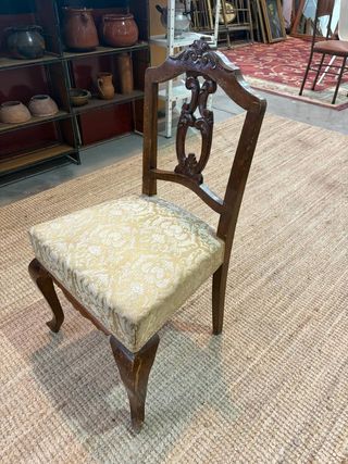 SILLA CLÁSICA DE MADERA