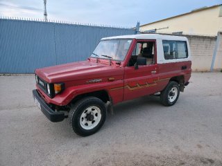 Toyota Land Cruiser BJ70 año 1988 motor japones