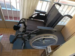 Silla de ruedas desmontable