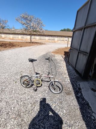 Bicicleta plegable plateada